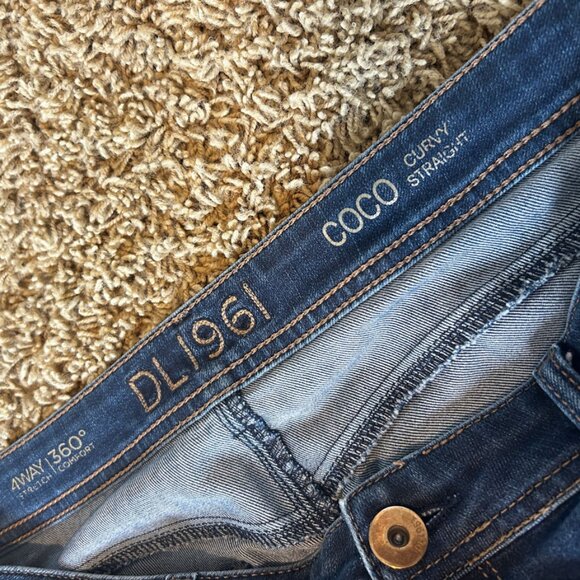 DL1961 Coco Mid-Rise Curvy Straight Leg Jeans in Solo Size 32 - Picture 7 of 11